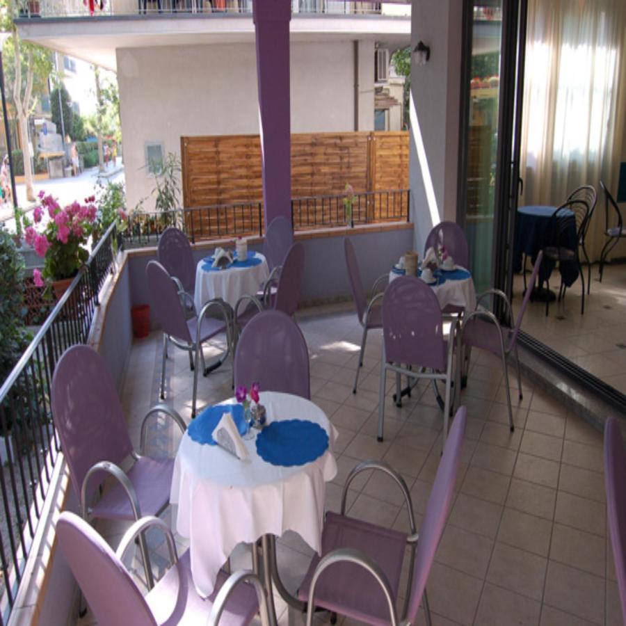 Hotel Danubio San Mauro Mare Szoba fotó